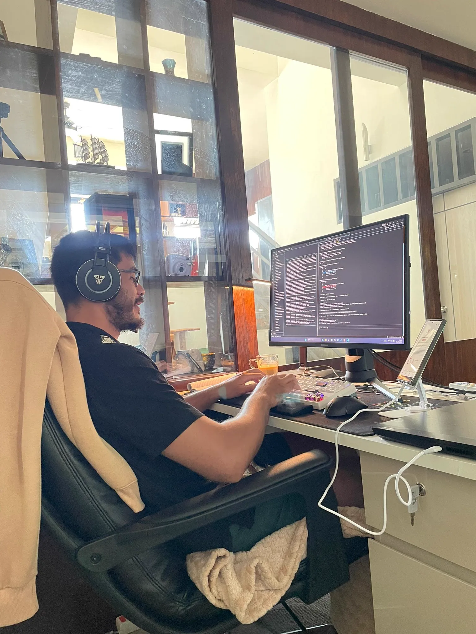 Phuvatat — working